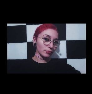 Meet your Posher, Ari